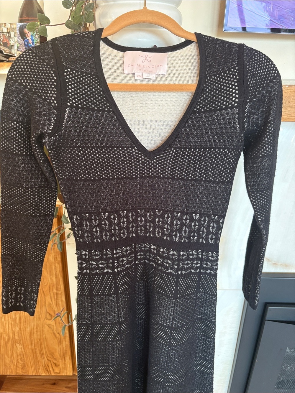 Gal Meets Glam Black V‑Neck Long Sleeve A‑Line Knit Dress - Picture 4 of 6